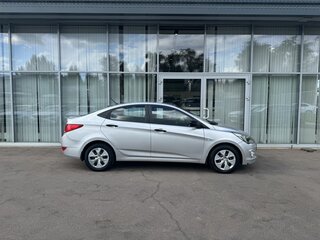 2015 Hyundai Solaris I Рестайлинг, серебристый, 720000 рублей, вид 4