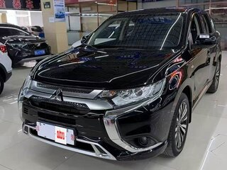2022 Mitsubishi Outlander III Рестайлинг 3, чёрный, 1980002 рублей, вид 1