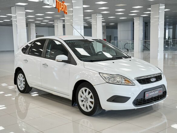 2011 Ford Focus II Рестайлинг, белый, 572000 рублей - вид 2