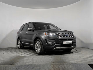 2017 Ford Explorer V Рестайлинг, серый, 2490000 рублей, вид 3