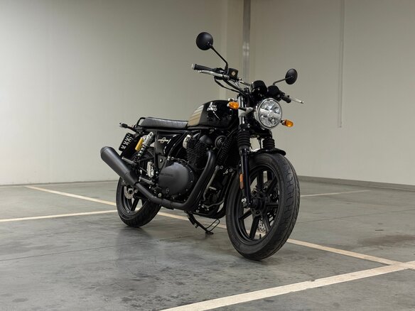 2026 Royal Enfield Interceptor, чёрный, 694000 рублей - вид 1