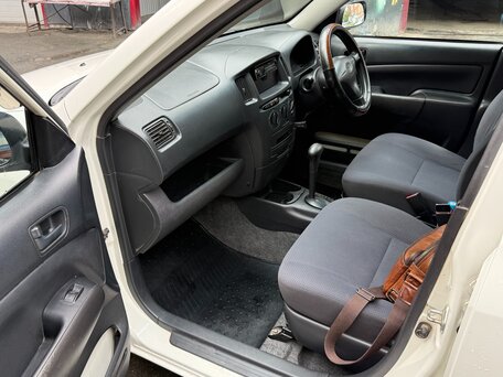 2009 Toyota Probox I, белый, 460000 рублей, вид 4