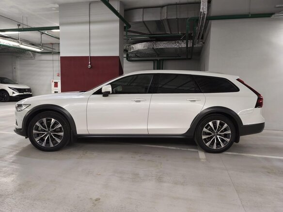 2024 Volvo V90 Cross Country I Рестайлинг, белый, 8400000 рублей - вид 9