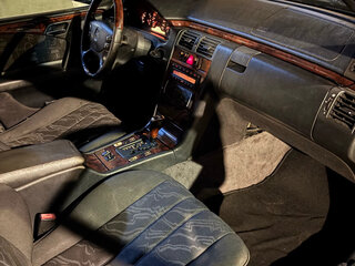 1998 Mercedes-Benz E-Класс 240 II (W210, S210), чёрный, 199000 рублей, вид 3