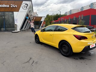 2012 Opel Astra GTC J Рестайлинг, жёлтый, 550000 рублей, вид 4