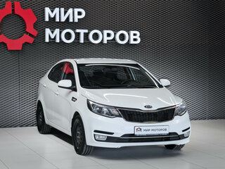 2016 Kia Rio III Рестайлинг, белый, 799000 рублей, вид 3