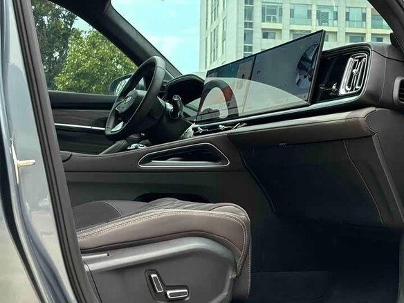 2026 Geely Monjaro (Xingyue L) I Рестайлинг 2 (China Market), синий, 5140000 рублей - вид 8