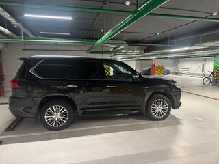 2016 Lexus LX 570 III Рестайлинг 2, чёрный, 8300000 рублей, вид 3