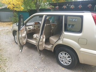 2003 Nissan X-Trail I, бежевый, 800000 рублей, вид 2