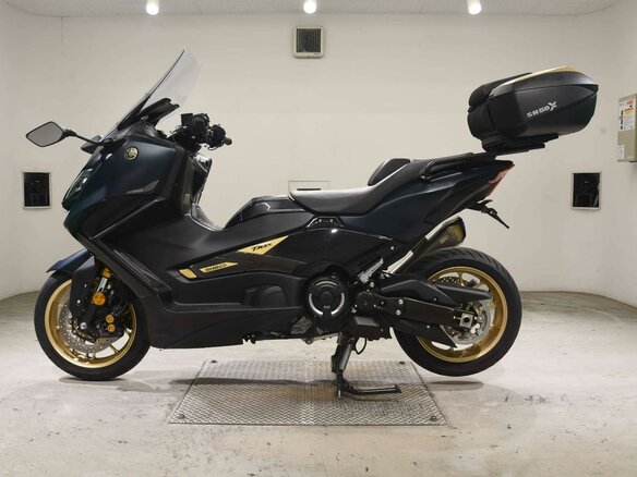 2023 Yamaha TMAX, зелёный, 1499000 рублей
