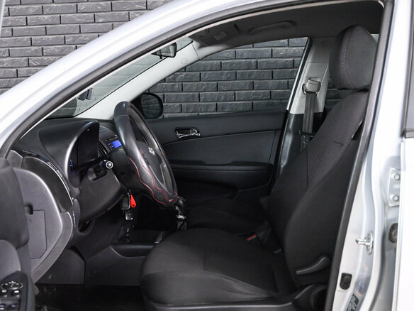2011 Hyundai i30 I Рестайлинг, серебристый - вид 9