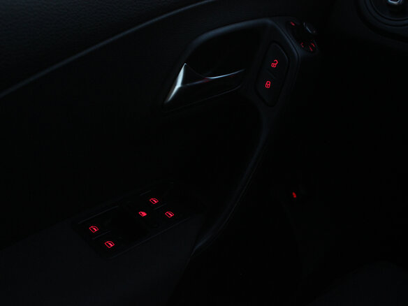 2012 Volkswagen Polo V, серебристый - вид 16