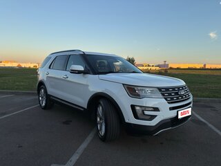 2016 Ford Explorer V Рестайлинг, белый, 2700000 рублей, вид 2