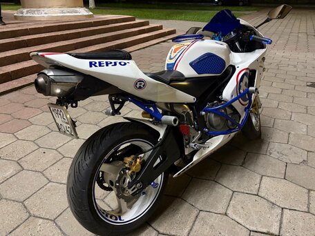 2004 Honda CBR 600RR, белый, 589000 рублей, вид 2