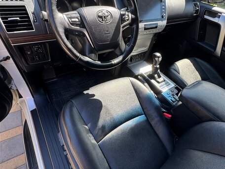 2021 Toyota Land Cruiser Prado 150 Series Рестайлинг 3, белый, 6200000 рублей, вид 5