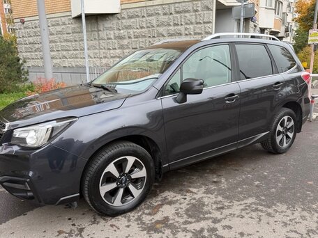 2018 Subaru Forester IV Рестайлинг 2, серый, 2300000 рублей, вид 3