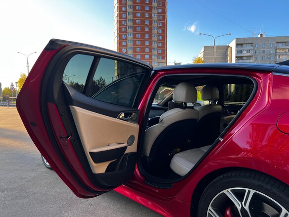 2019 Kia Stinger I, красный, 2670000 рублей - вид 24