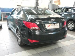 2015 Hyundai Solaris I Рестайлинг, чёрный, 999000 рублей, вид 4