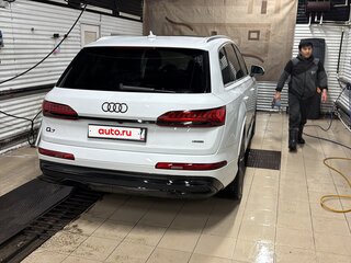 2022 Audi Q7 45 TFSI II (4M) Рестайлинг, белый, 6500000 рублей, вид 4