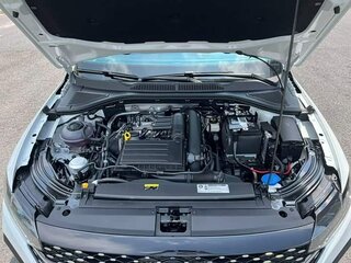 2023 Volkswagen Lavida III Рестайлинг, белый, 1750000 рублей, вид 3