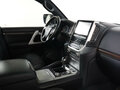 2017 Toyota Land Cruiser 200 Series Рестайлинг 2, белый - вид 8