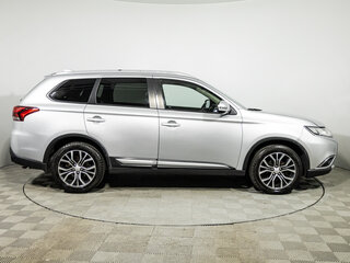 2017 Mitsubishi Outlander III Рестайлинг 2, серебристый, 1599700 рублей, вид 4