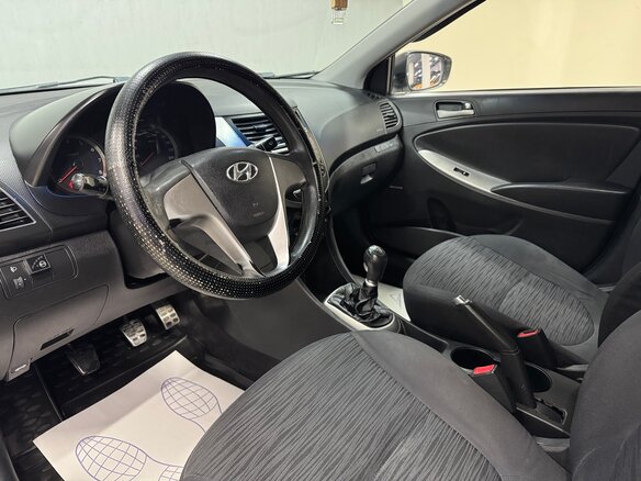 2014 Hyundai Solaris I Рестайлинг, белый, 650000 рублей - вид 14