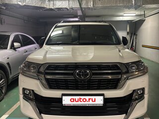 2020 Toyota Land Cruiser 200 Series Рестайлинг 2, белый, 8500000 рублей, вид 3