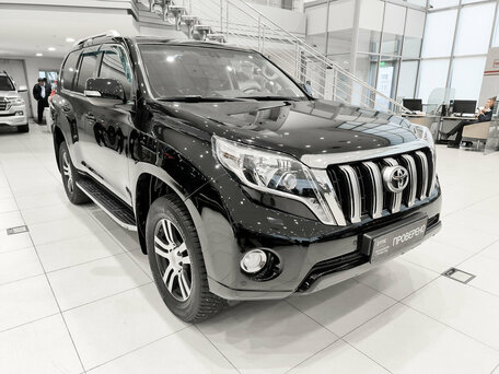 2015 Toyota Land Cruiser Prado 150 Series Рестайлинг 1, чёрный, 3090000 рублей, вид 3