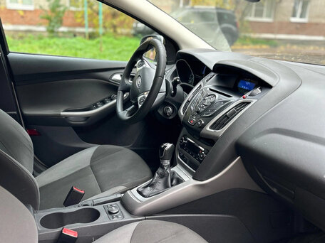 2011 Ford Focus III, белый, 780000 рублей, вид 5