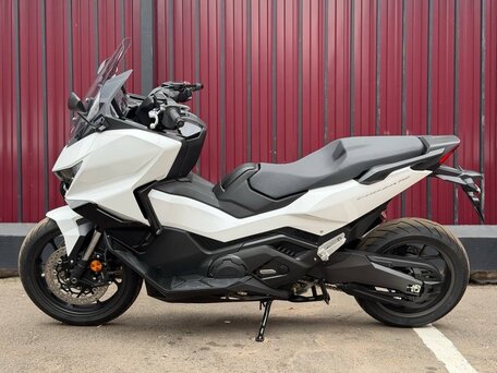 2026 Honda Forza, белый, 1550000 рублей, вид 2