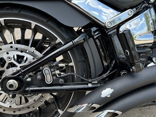 2023 Harley-Davidson Breakout, чёрный, 2600000 рублей, вид 3