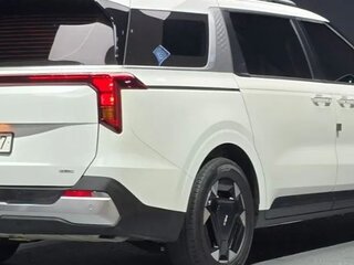 2024 Kia Carnival IV Рестайлинг, белый, 4537315 рублей, вид 3