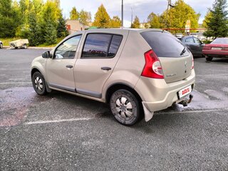 2013 Renault Sandero I, бежевый, 480000 рублей, вид 4