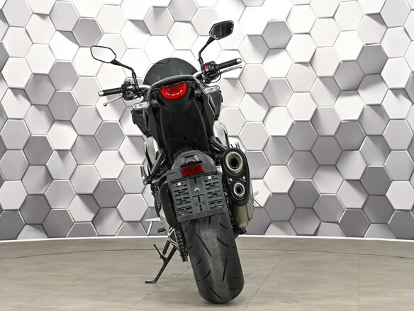 2018 Honda CB 1000R, чёрный, 975000 рублей - вид 5