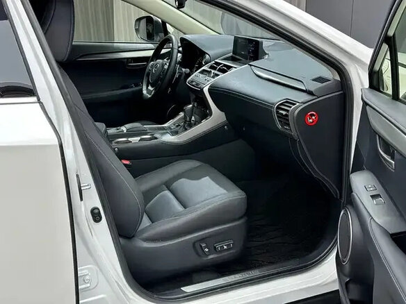 2020 Lexus NX 200 I Рестайлинг, белый, 2950000 рублей - вид 7