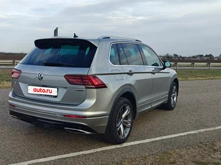 2018 Volkswagen Tiguan II, серебристый, 2950000 рублей, вид 1