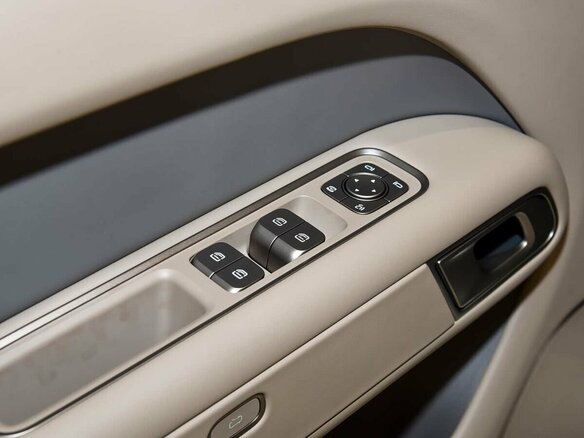 2026 Li Auto (Lixiang) L6 II, белый, 7730000 рублей - вид 13