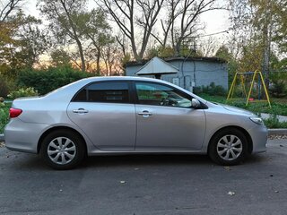 2011 Toyota Corolla X (E140, E150) Рестайлинг, серебристый, 815000 рублей, вид 4