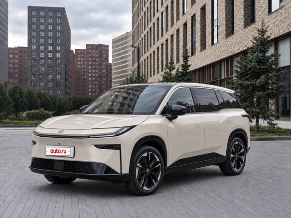 2026 Toyota bZ3X 58.3 kWh, бежевый, 2729512 рублей - вид 2