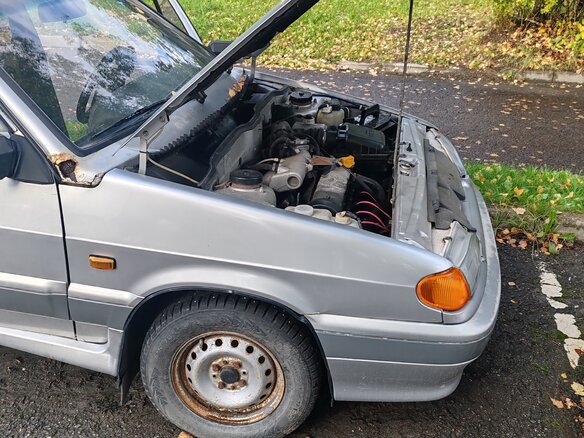 2004 Lada (ВАЗ) 2115, серебристый, 90000 рублей