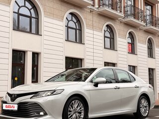 2020 Toyota Camry VIII (XV70), белый, 2749999 рублей, вид 5