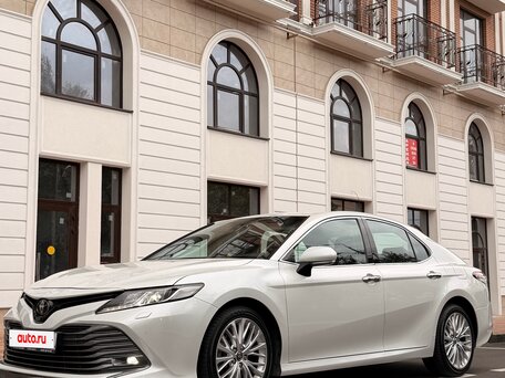 2020 Toyota Camry VIII (XV70), белый, 2749999 рублей, вид 5