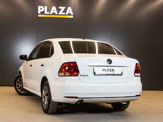 2016 Volkswagen Polo V Рестайлинг, белый, 1050000 рублей, вид 3
