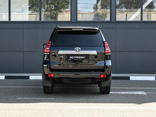 2018 Toyota Land Cruiser Prado 150 Series Рестайлинг 2, чёрный, 4699000 рублей, вид 4