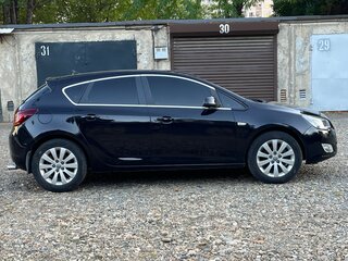 2010 Opel Astra J, чёрный, 440000 рублей, вид 4