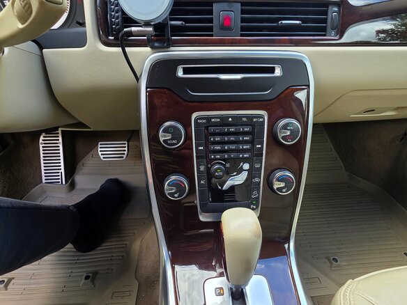 2012 Volvo XC70 II, коричневый, 2650000 рублей - вид 20