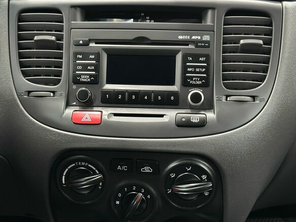 2011 Kia Rio II Рестайлинг, бежевый, 699900 рублей - вид 10