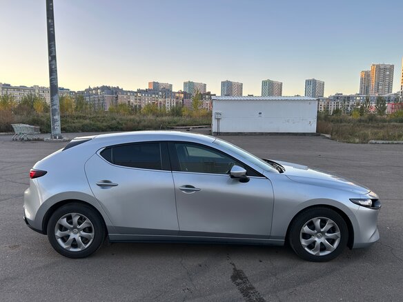 2021 Mazda 3 IV (BP), серый, 1350000 рублей - вид 3