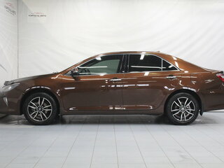 2017 Toyota Camry VII (XV50) Рестайлинг 2, коричневый, 2050000 рублей, вид 2